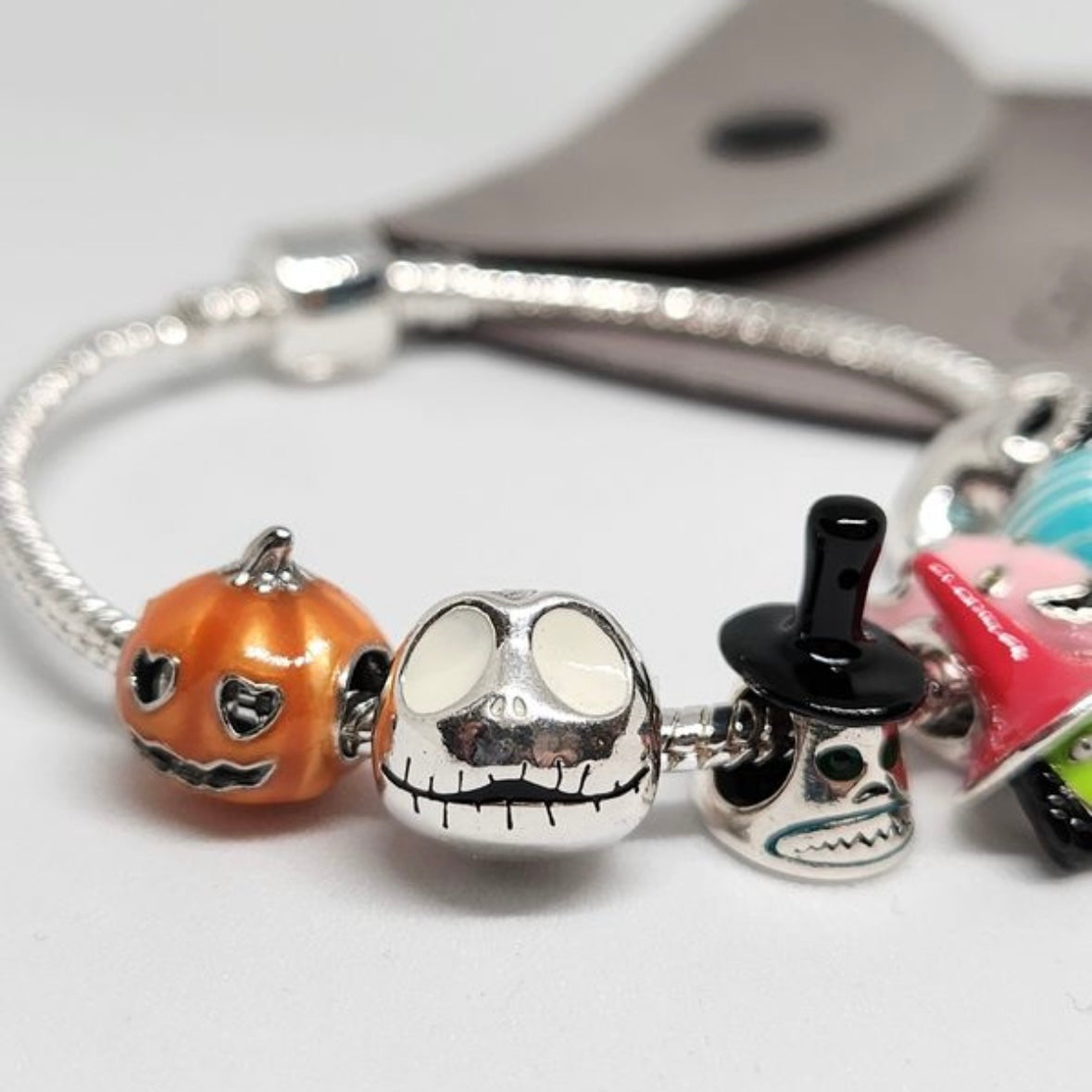 Bracelet multiples personnages